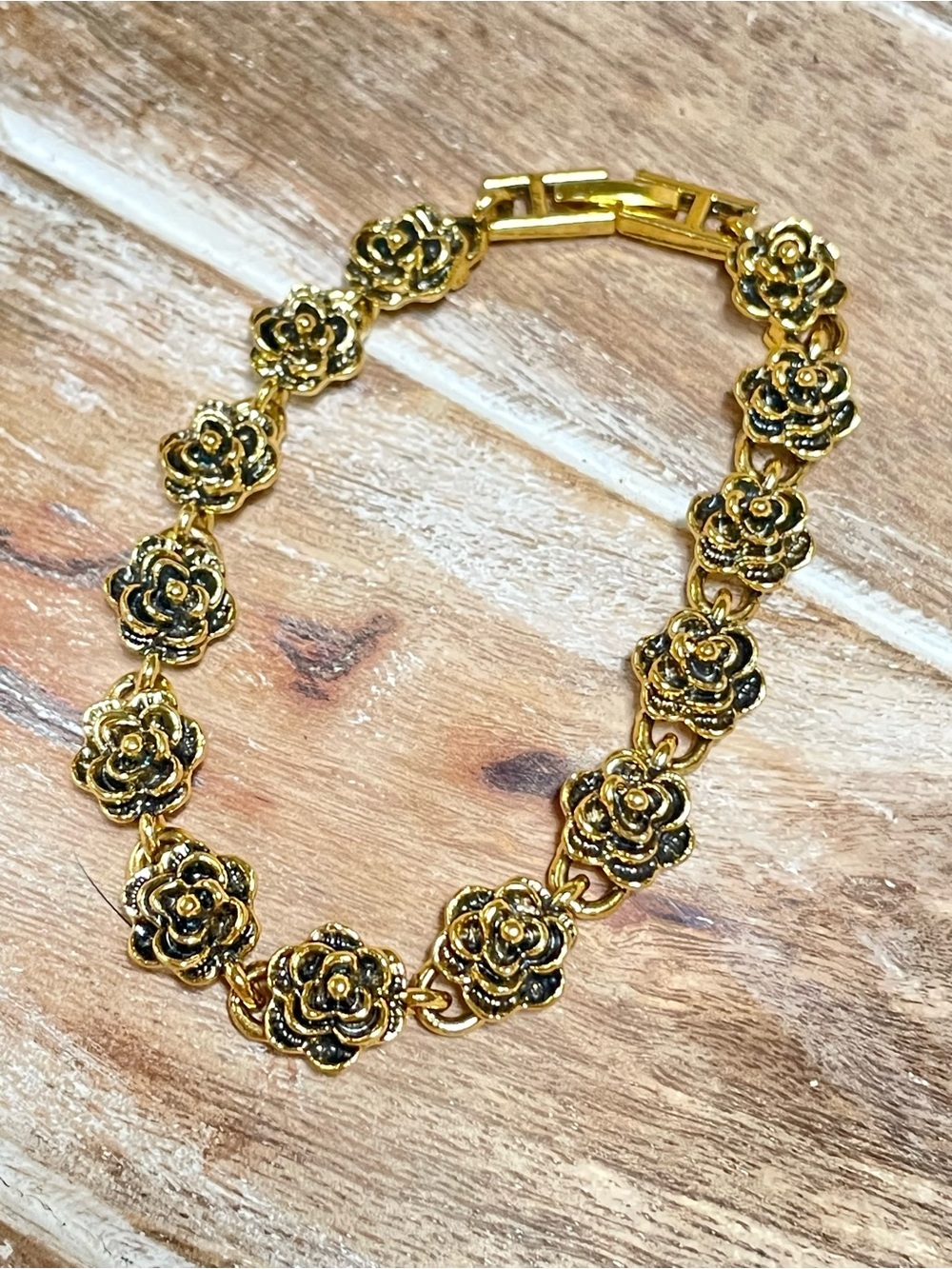 Gold Floral Link Bracelet for Women - Classic Rose Chain - Picture 4 of 5